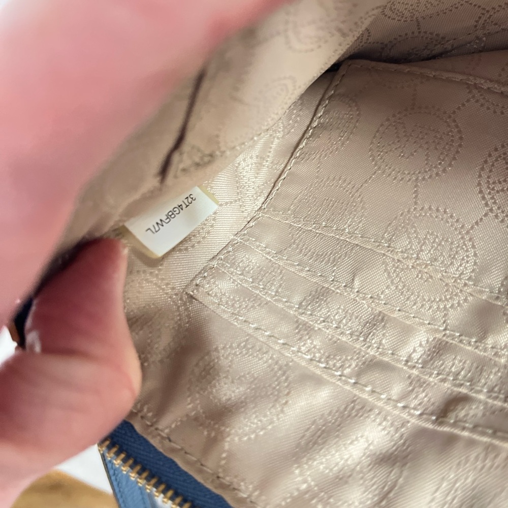 Michael Kors EUC, Smoky Blue Leather Clutch, gold tone hardware, beige fabric - Picture 12 of 12